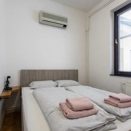 Big Pipe Apartman