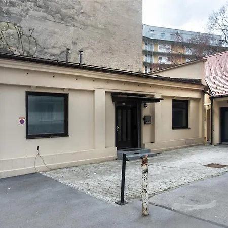 Big Pipe Apartman